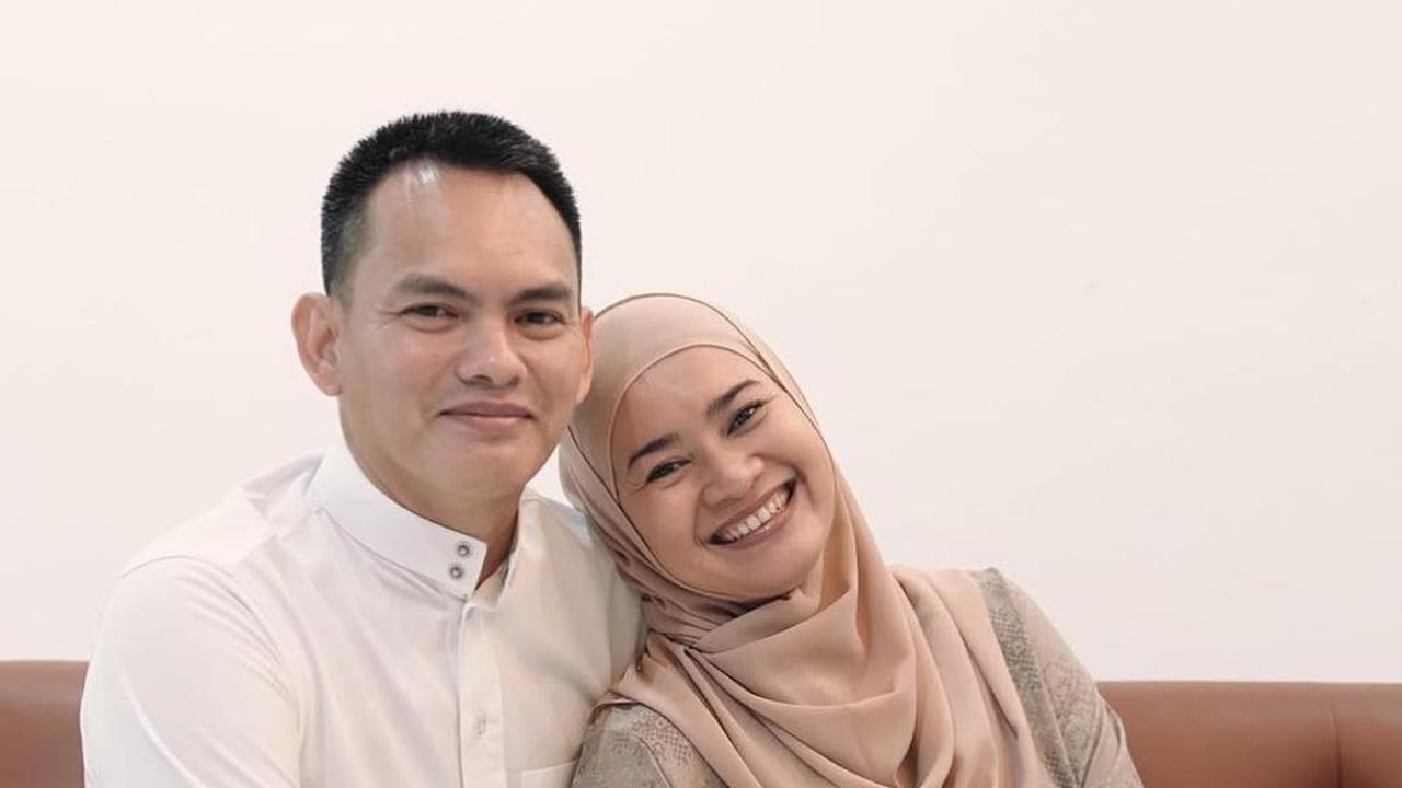 7 Potret Rumah Tangga Harmonis Ikke Nurjanah dan Suami yang Usianya Lebih Muda, Rayakan Lebaran Bareng Keluarga