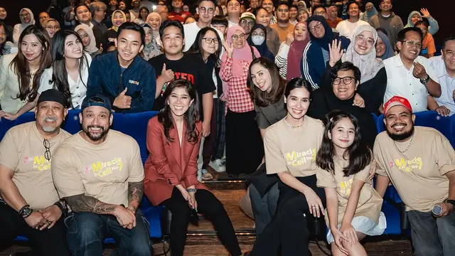 6 Potret Menkomdigi Meutya Hafid Nobar Film 2nd Miracle in Cell No 7 Bareng Pemain