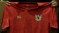 Motif kepulauan Indonesia di jersey Timnas saat peluncuran Warrix Indonesia di Hotel Santika, Jakarta, Kamis, (6/2/2020). Apparel asal Thailand ini resmi masuk pasar Indonesia. (Bola.com/M Iqbal Ichsan)