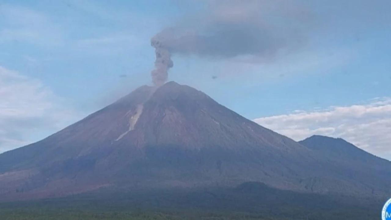 Dalam 6 Jam, Gunung Semeru Erupsi 30 Kali