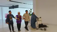 Kisah Haru Jemaah Haji Asal Bone: Berangkat Pakai Kursi Roda, Pulang Jalan Kaki