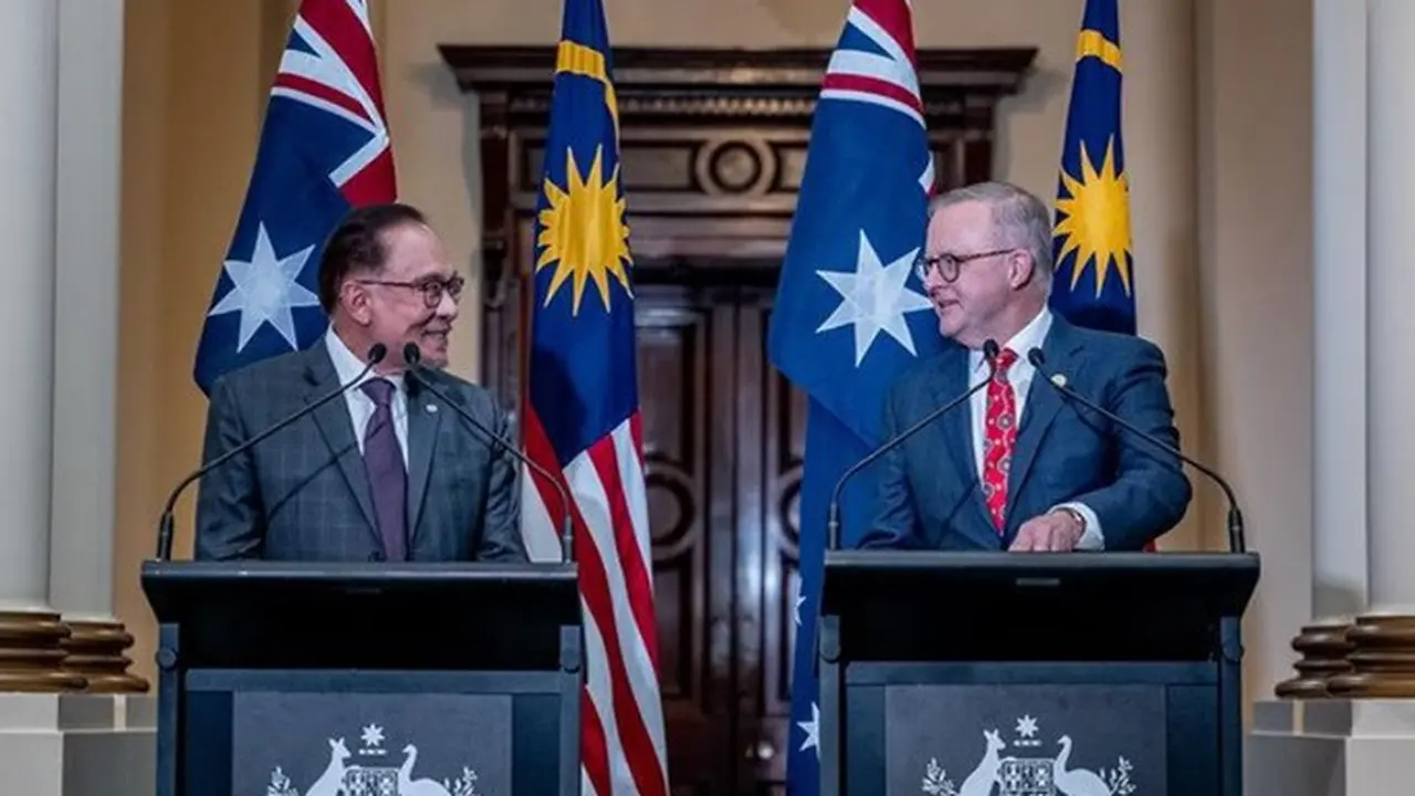 ﻿PM Malaysia Anwar Ibrahim dan PM Australia Anthony Albanese saat bertatap muka di Melbourne, Australia, pada Senin (4/3/2024).