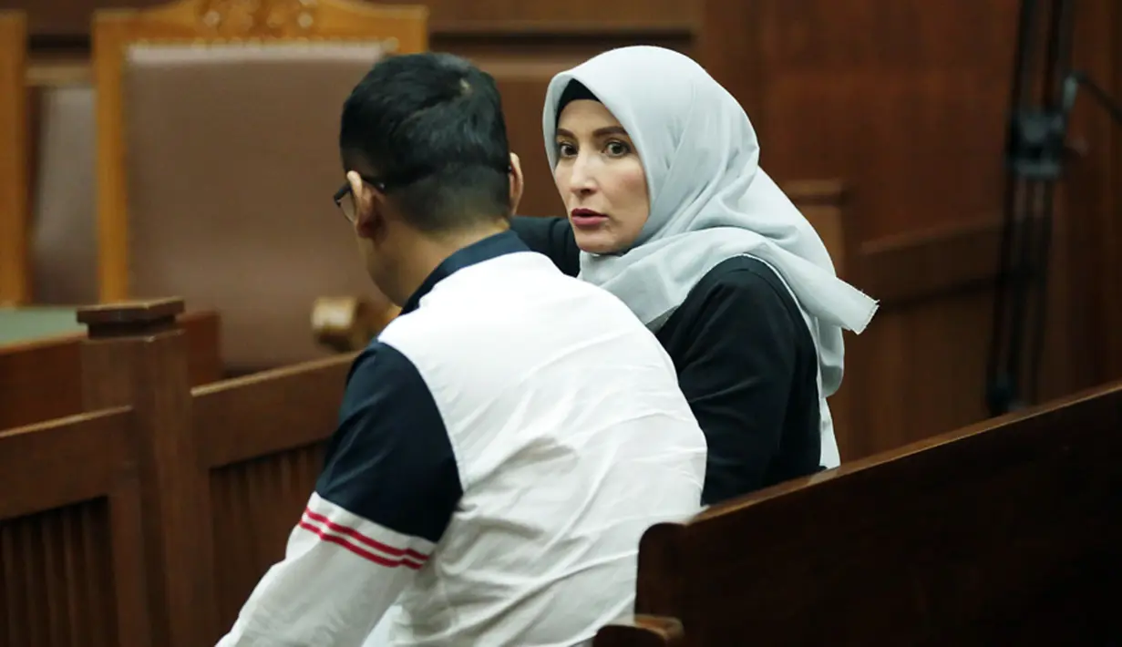 Rabu, (24/5/2017) Pengadilan Tindak Pidana Korupsi (Tipikor) Jakarta membacakan vonis suami Inneke Koesherawati. Fahmi Darmawansyah suami Inneke di vonis 2 tahun 8 bulan penjara dengan denda Rp 150 juta.  (Deki Prayoga/Bintang.com)