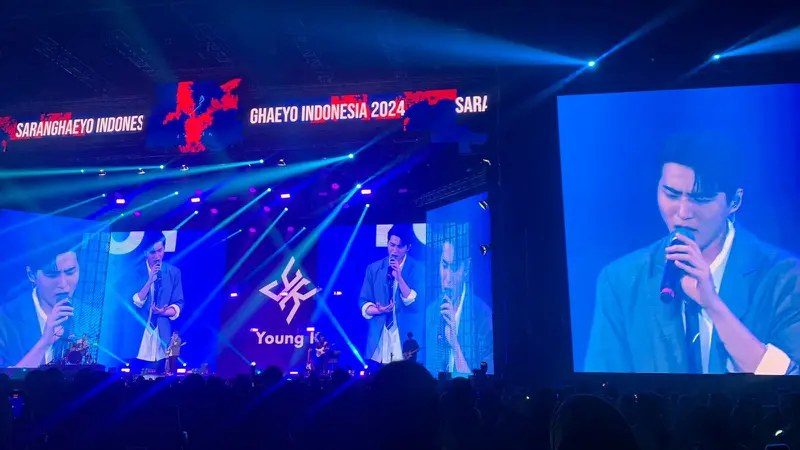 YoungK DAY6 memulai penampilan dengan lagu Waited. (Liputan6.com/Jihan Rafifah)