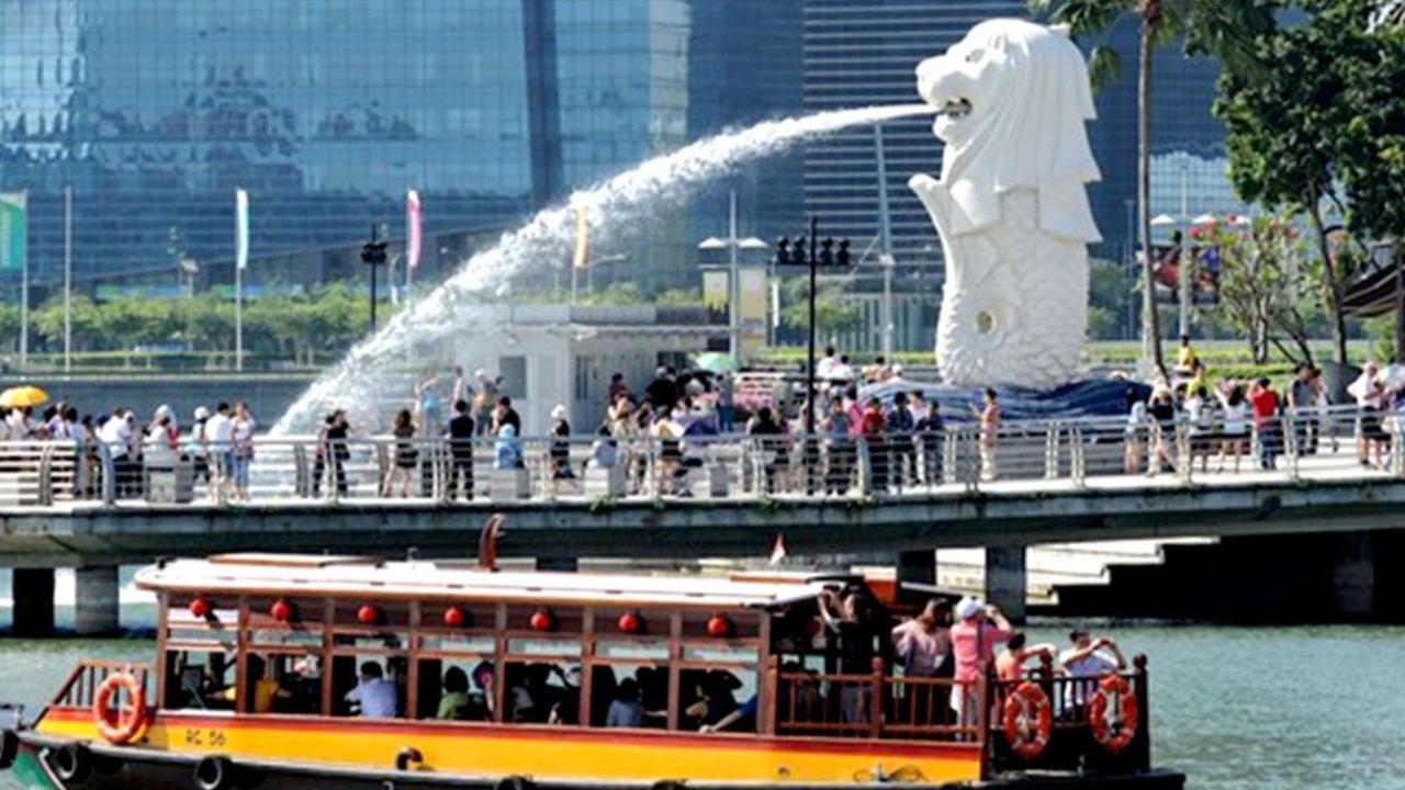 "Bagi orang Singapura itu enggak ada apa-apanya," ucapnya.