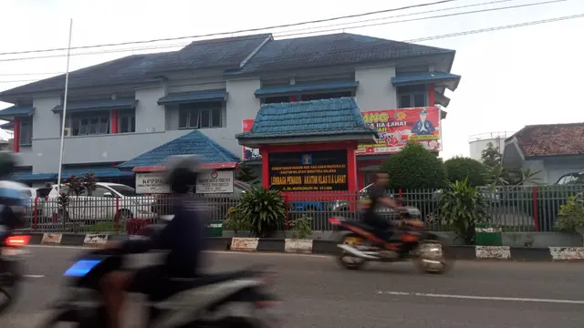 Pura-Pura Jenguk Anaknya, Napi Narkoba Kabur dari Lapas Lahat