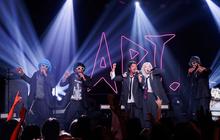 Tampil Perdana di MAMA Awards 2024, Rose dan Bruno Mars Tampil Atraktif Membawakan Lagu APT