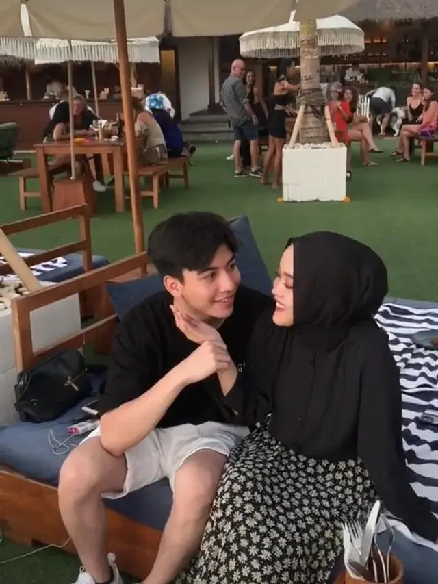 Momen Liburan Putri Delina dan Jeffry Reksa di Bali