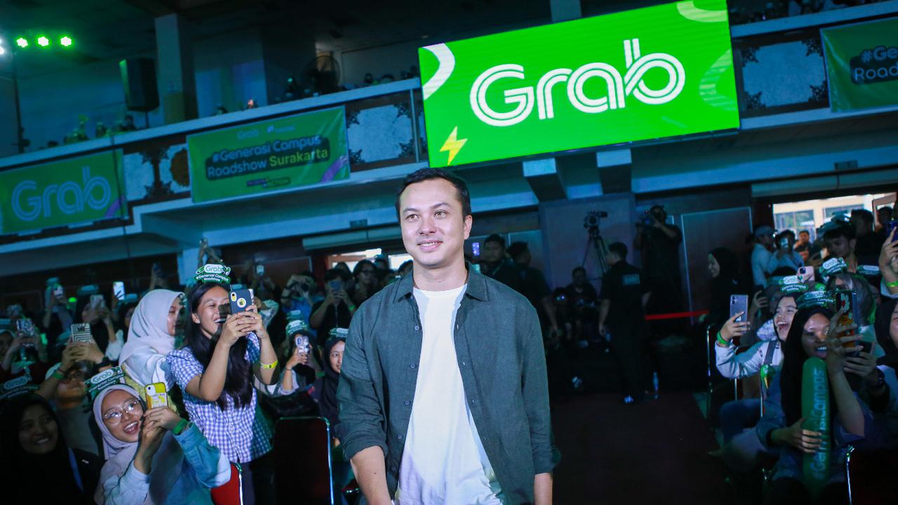 Dari Layar ke Balik Kamera: Perjalanan Panjang Nicholas Saputra Menemukan Makna Passion