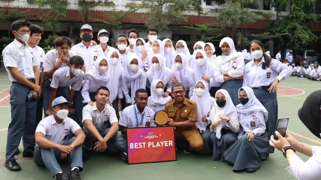 kapten Timnas Indonesia U-16 Muhammad Iqbal Gwijangge