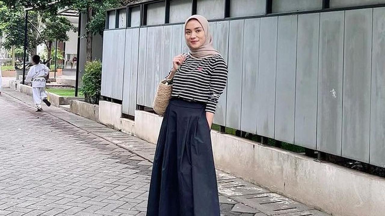 Penampilan Enno Lerian langsung mencuri perhatian netizen. Potretnya ramai disebut cantik.&nbsp;