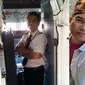 Dulu Bergaji 60 Juta, Kini Pilot Ini Alih Profesi Jadi Pengantar Makanan (Sumber: Facebook/Anwar Ajid)