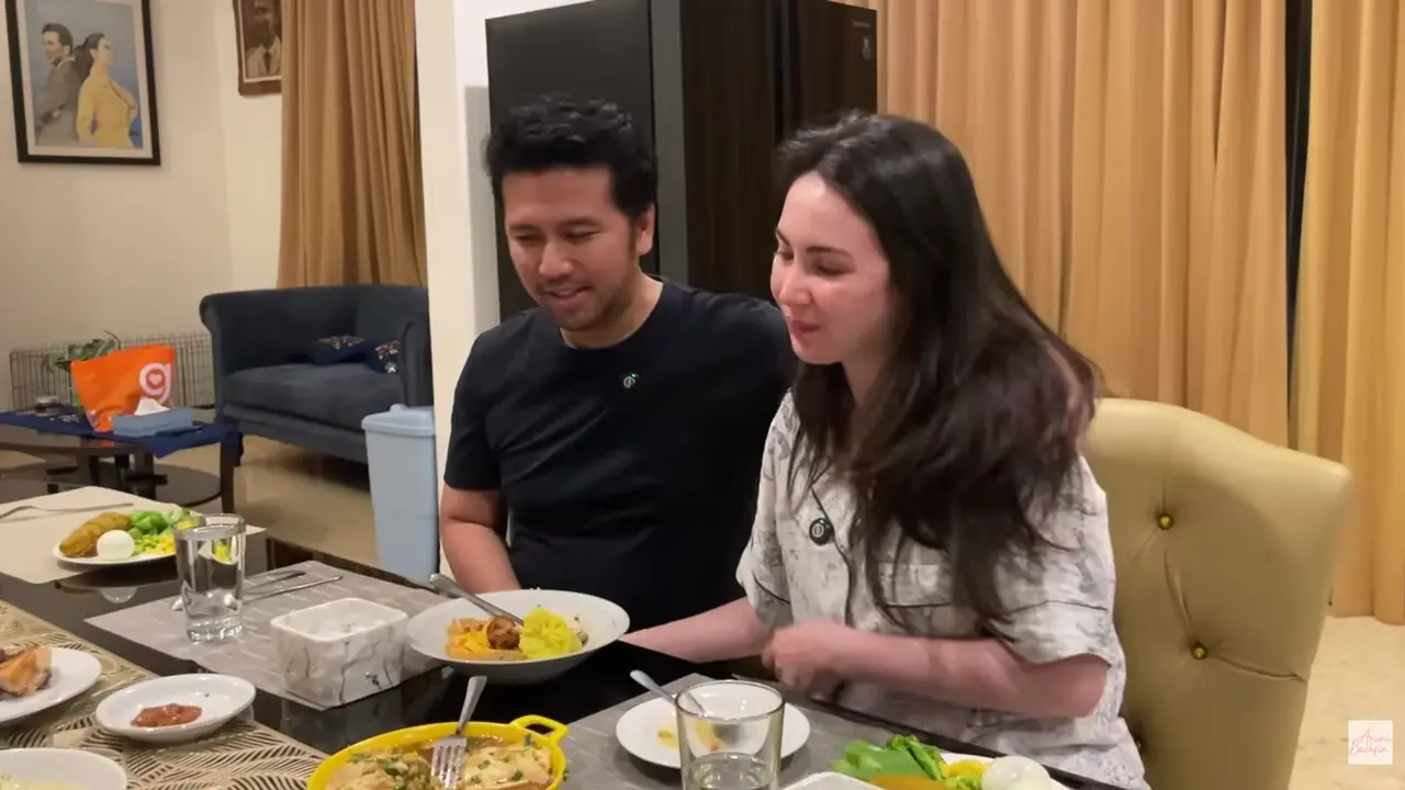 Potret Ruang Makan Rumah Arumi Bachsin