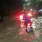 Sejumlah kawasan di Surabaya banjir pada Rabu, 15 Januari 2020. (Foto: Liputan6.com/Dian Kurniawan)