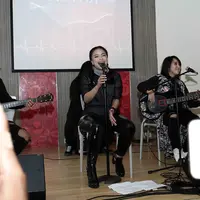 Grup band Kotak baru saja merilis album ke-7nya yang berjudul Long Live Kotak. Terbilang cukup lama dalam proses pembuatan albumnya, Kotak mengaku banyak melakukan eksplorasi di dalamnya dan mereka sangat merasa puas. (Deki Prayoga/Bintang.com)