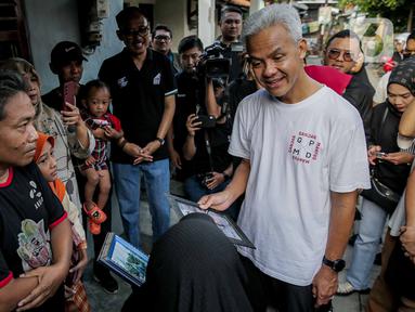 Capres nomor urut 3, Ganjar Pranowo lari pagi usai menginap di rumah warga di Kelurahan Slerok, Kecamatan Tegal Timur, Kota Tegal, Jawa Tengah, Kamis (11/1/2024). (Liputan6.com/Faizal Fanani)