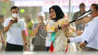 Bupati Banyuwangi Ipuk Fiestiandani meresmikan kejuaraan Banyuwangi  Open Yunior Tenis Tournament (Istimewan)