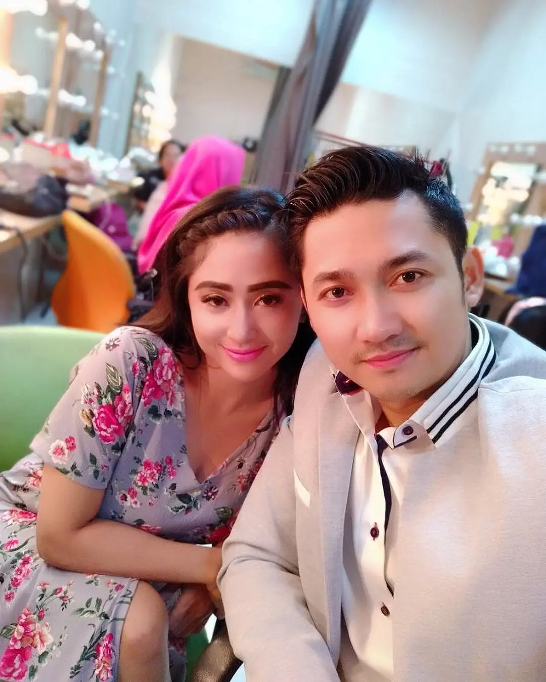 Dewi Perssik dan Angga Wijaya. (Instagram - @dewiperssikreal)