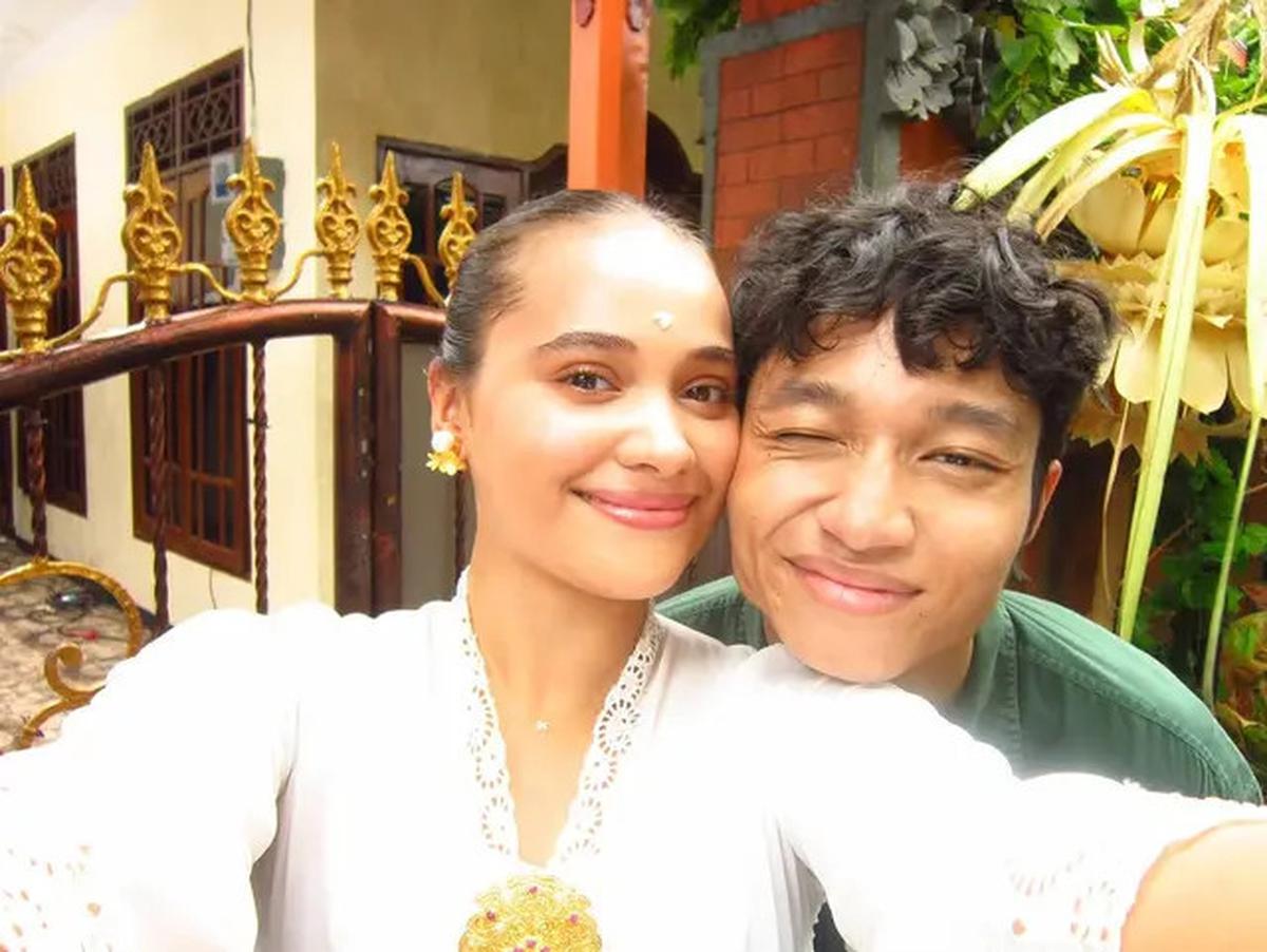 7 Potret Kiesha Alvaro dan Aurora Ribero Pemeran 'Komang', Kiesha Tulis Pesan Menyentuh