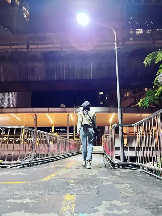 6 Momen Bulan Maudy Ayunda dan Jesse Choi di Thailand, Romantis di Perpustakaan