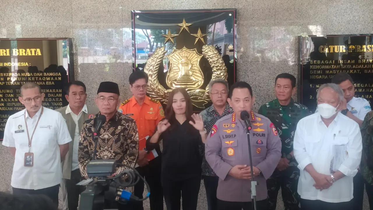 Pemerintah Menggelar Rapat Koordinasi di Mabes Polri, Jakarta, Jumat (16/12/2022)