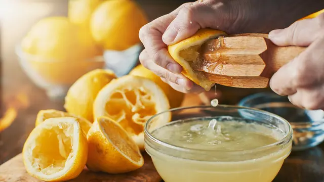 Bersih Seperti Baru Lagi, Begini Cara Menghilangkan Kerak Gosong Pada Panci Bekas Pakai