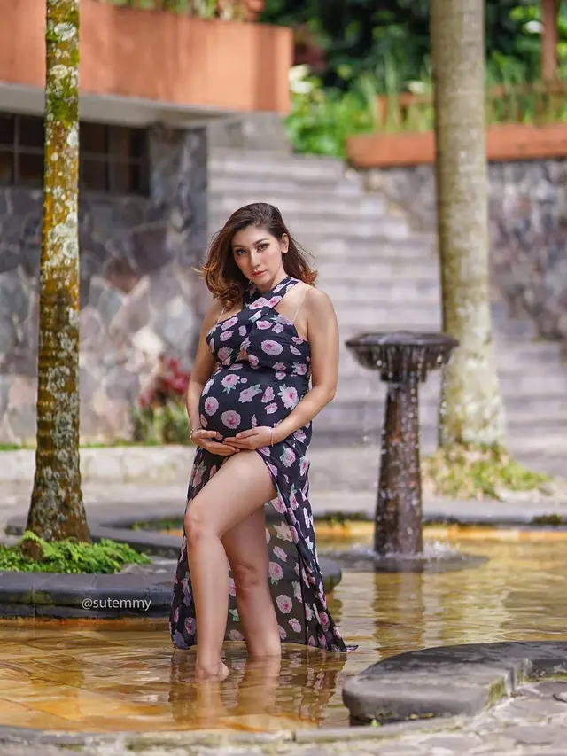 Hamil Anak Ketiga, Ini 6 Gaya Maternity Shoot Baby Margaretha yang Memesona