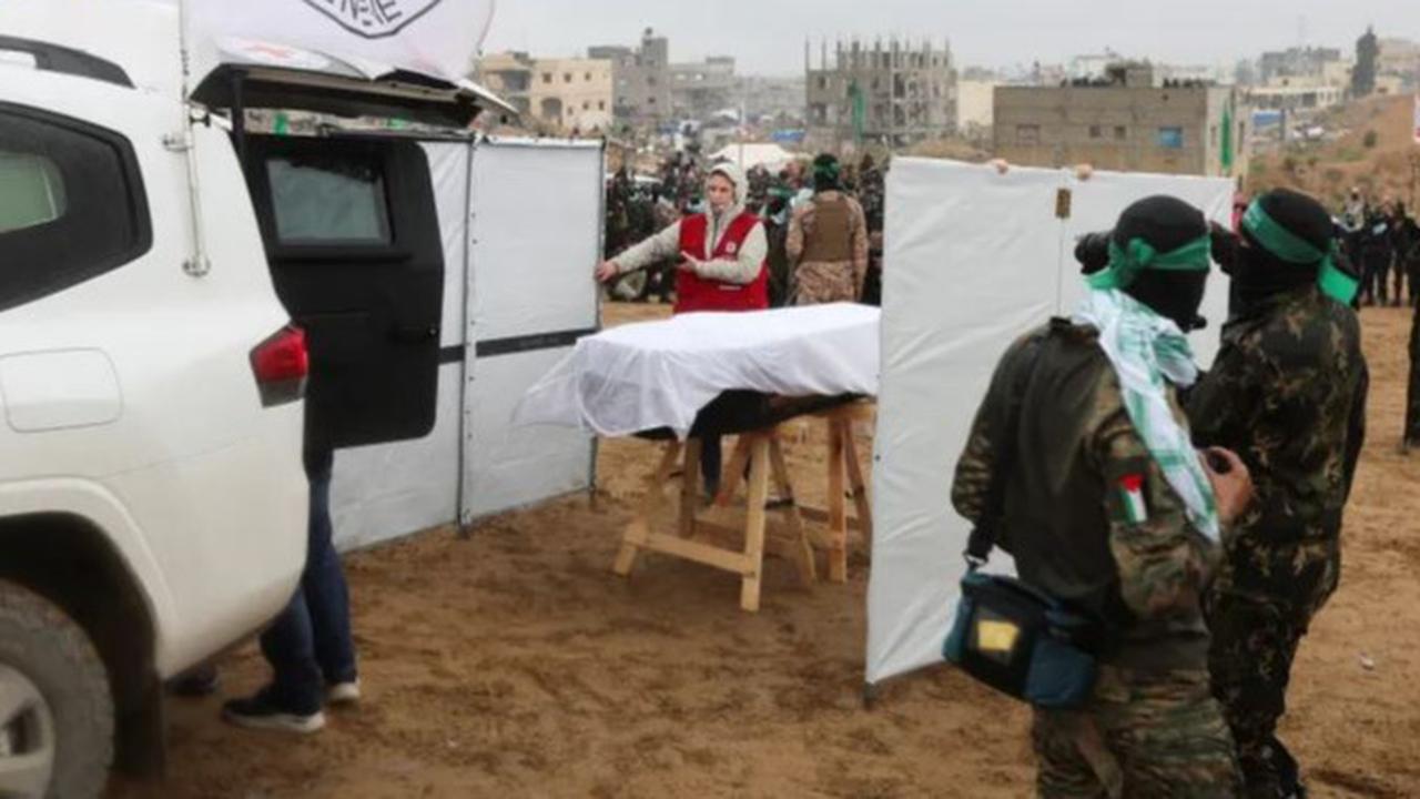 Hamas Kembalikan Jenazah 4 Tawanan Israel yang Tewas Karena Serangan Bom Pasukan Zionis di Gaza