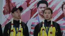 Kevin Sanjaya/Marcus Gideon saat tiba di Bandara internasional Soekarno Hatta, Cengkareng , (20/3/2018). Kevin/Marcus berhasil mempertahankan gelar juara All England 2018.  (Bola.com/Nick Hanoatubun)