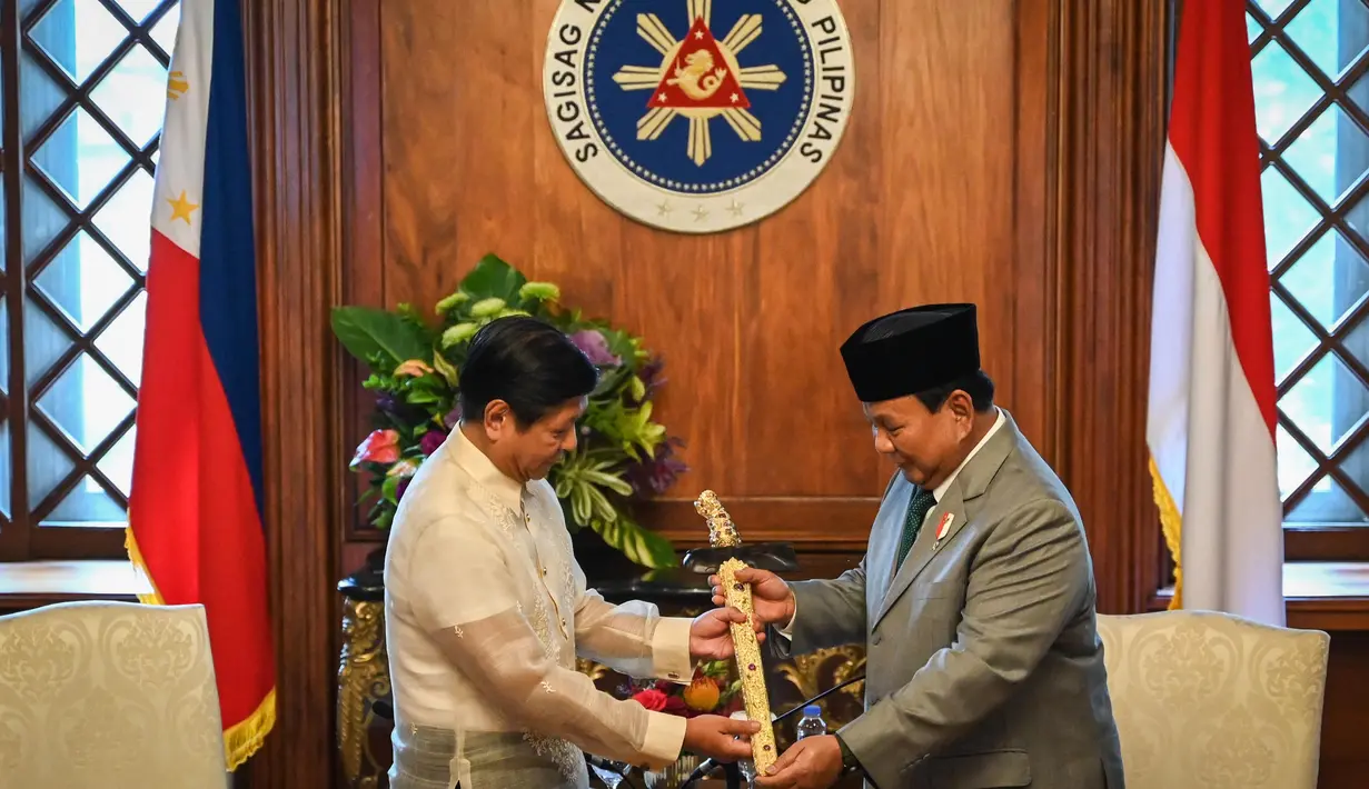 Kunjungan kerja ini bagian dari komitmen Prabowo untuk memperkuat kerja sama pertahanan dengan negara-negara di Asia Tenggara. (Jam Sta Rosa/POOL/AFP)