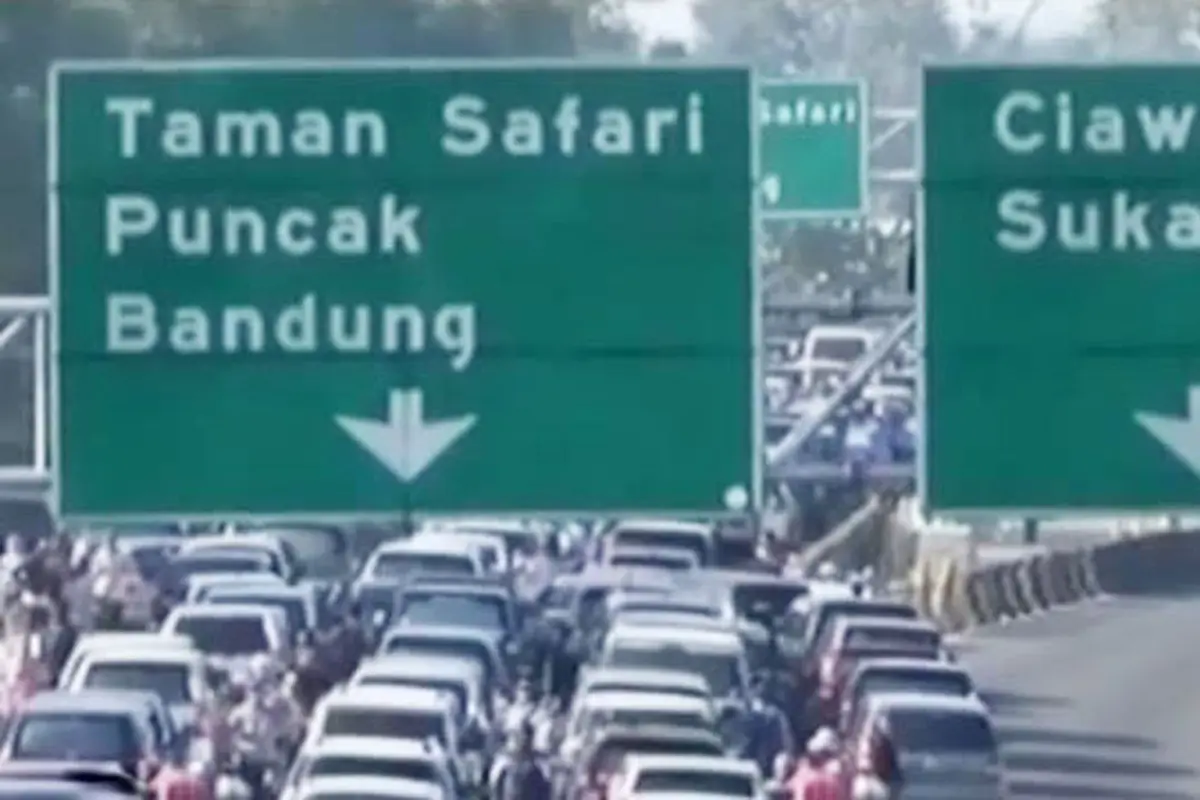 Segmen 3: Jalur Puncak Macet hingga Lomba Suami Gendong Istri
