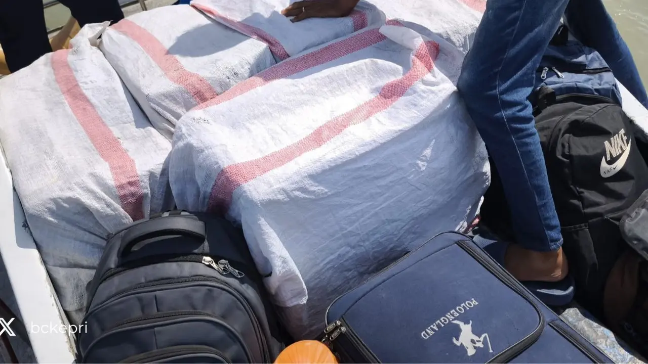 Tim patroli Kantor Wilayah (Kanwil) Bea Cukai Khusus Kepulauan Riau (Kepri), yang melibatkan Satgas Kapal Patroli BC 1288, mengamankan sebuah kapal yang memuat 60.000 batang rokok