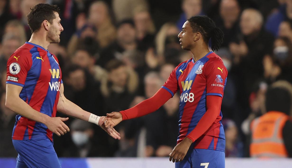 Michael Olise mampu tampil menjanjikan di bawah asuhan pelatih Crystal Palace, Patrick Vieira. Absennya Jordan Ayew dan Wilfried Zaha ke Piala Afrika 2021, dinilai akan membuatnya mendapatkan lebih banyak waktu bermain di skuat utama The Eagles. (AP/Ian Walton)