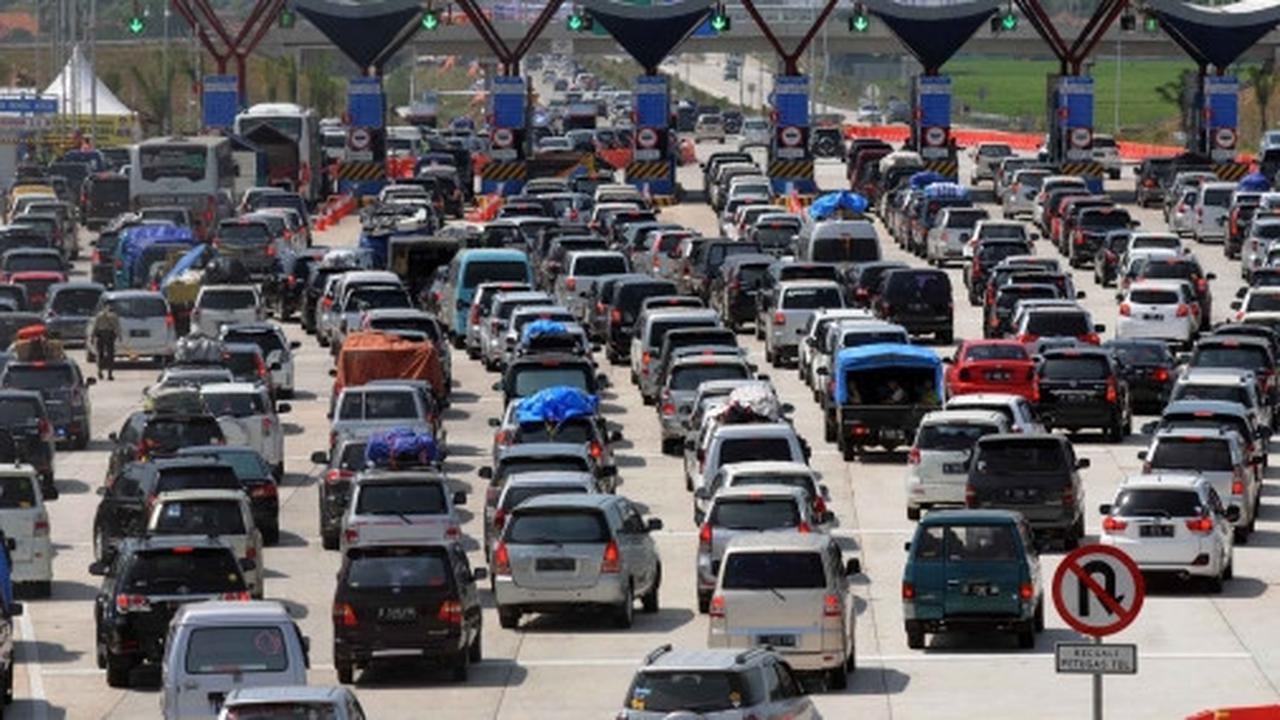 Puncak arus mudik, antrean keluar Tol Palimanan hingga 20 Km