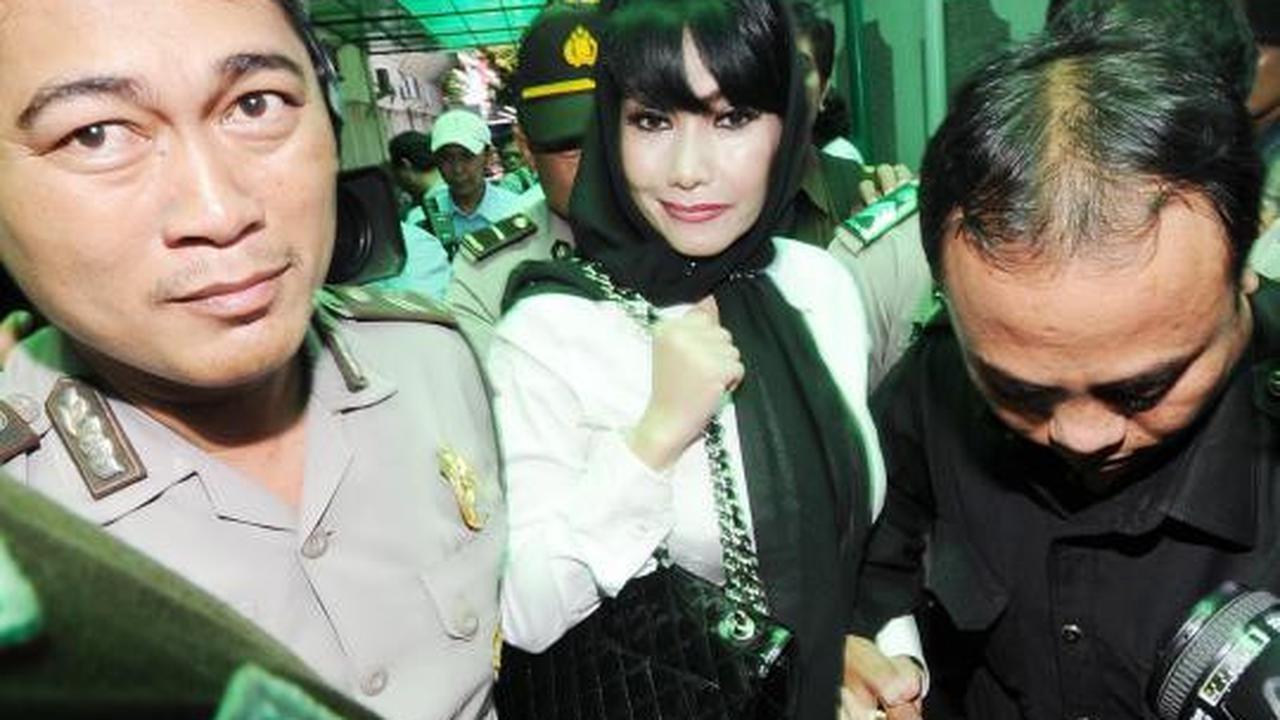 Malinda Dee menunggu vonis