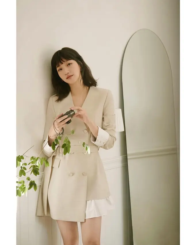 Hobi Kenakan Pakaian Lengan Panjang, 6 Padu Padan Anti Membosankan ala Kim Go Eun