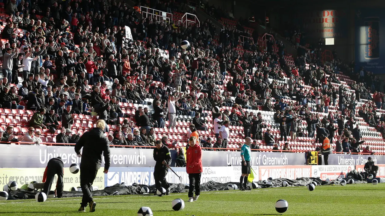 Cara Tak Biasa Fans Charlton Protes Terhadap Manajemen Klub