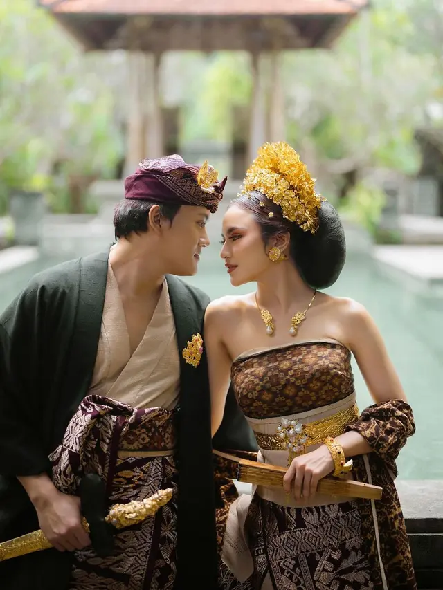 7 Potret Prewedding Rizky Febian dan Mahalini Pakai Busana Adat Bali, Menawan
