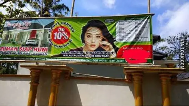 6 Spanduk Jual Rumah dengan Cara Unik Ini Bikin Senyum