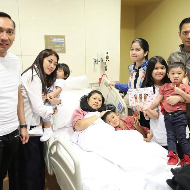 8 Momen Kedekatan Ibu Ani Yudhoyono Dengan Kedua Menantunya Manis Banget Citizen6 Liputan6 Com