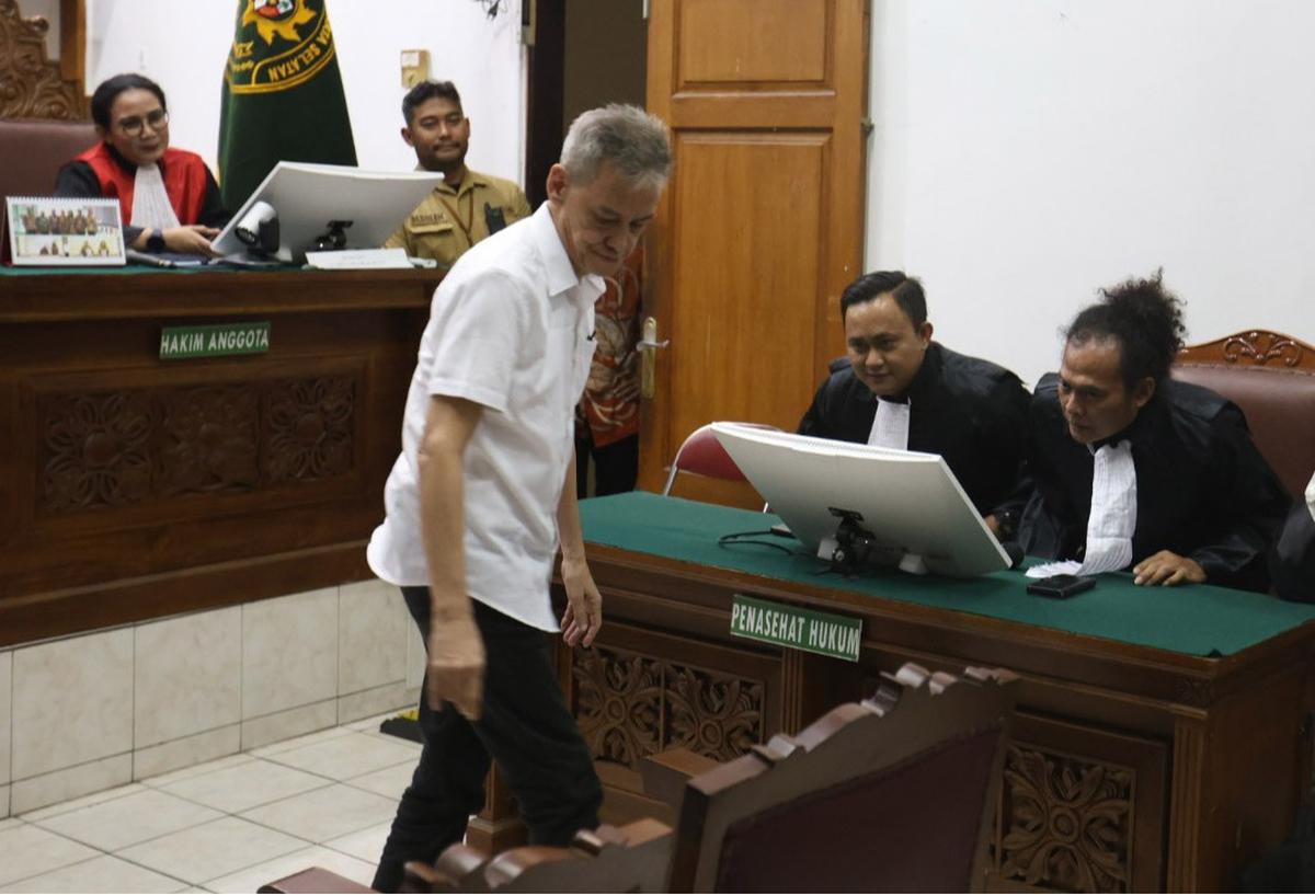 FOTO: Fariz RM Divonis 10 Bulan Penjara dan Denda Rp800 Juta dalam Kasus Narkoba