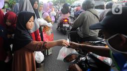 Kegiatan ini dalam rangka memupuk nilai kebaikan untuk berbagi kepada sesama bagi anak di bulan Ramadhan. (merdeka.com/Arie Basuki)