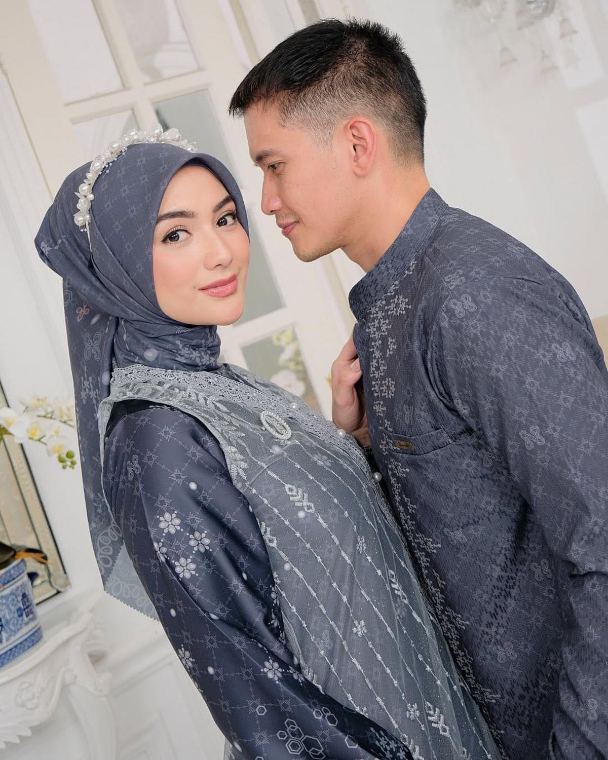 Citra Kirana Rilis Busana Muslim Hasil Kolaborasi, Ini 2 Potretnya Bareng Rezky Aditya