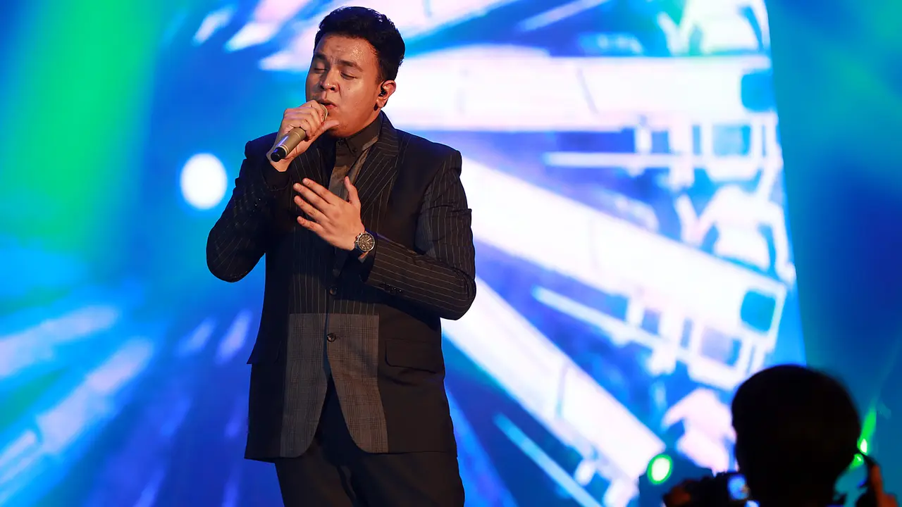 [Bintang] Lirik Lagu Tulus, Labirin