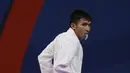 Karateka Indonesia, Rifki Ardiansyah, saat melawan karateka Vietnam, Nguyen Tahnh Duy, pada final kumite -60 kg putra SEA Games 2019 di World Trade Center, Manila, Minggu (8/12). Rifky meraih perak setelah kalah 1-2. (Bola.com/M Iqbal Ichsan)