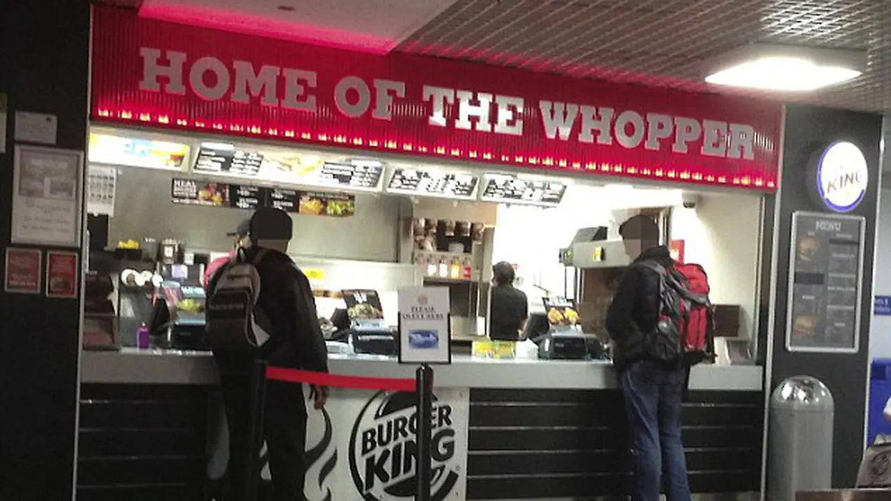 Terletak di Rumah Sakit, Gerai Fastfood Ini Akan Ditutup