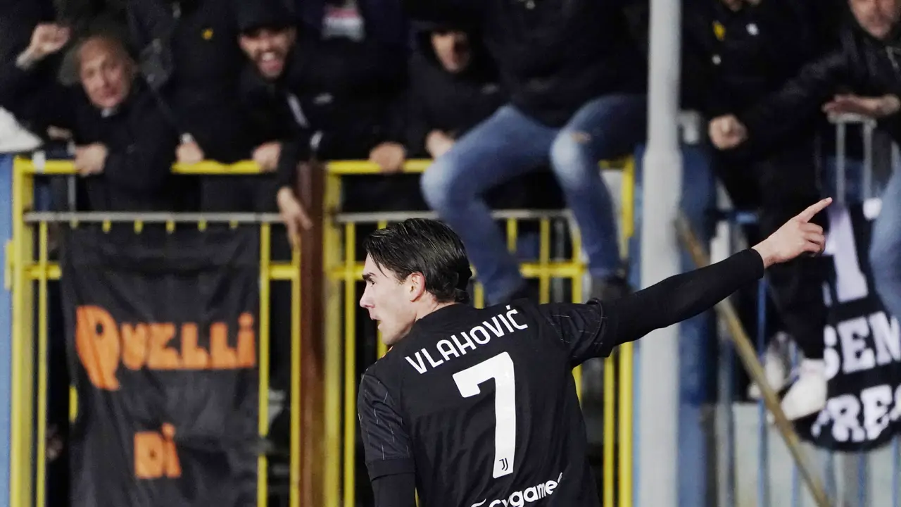 Foto: Dusan Vlahovic Borong 2 Gol, Juventus Menang Tipis Atas Empoli di Liga Italia