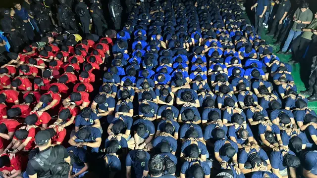 Potret Ratusan Narapidana Risiko Tinggi saat Dipindahkan ke Nusakambangan
