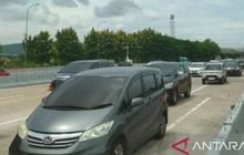 Pengguna Tol Cipali Resah dengan Lubang Jalan, Astra Infra Janji Ganti Rugi dan Perbaikan Segera
