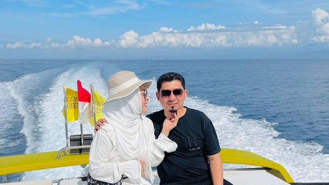 Potret Kebersamaan Ustaz Solmed dan April Jasmine, Gaya Hidup Jadi Sorotan